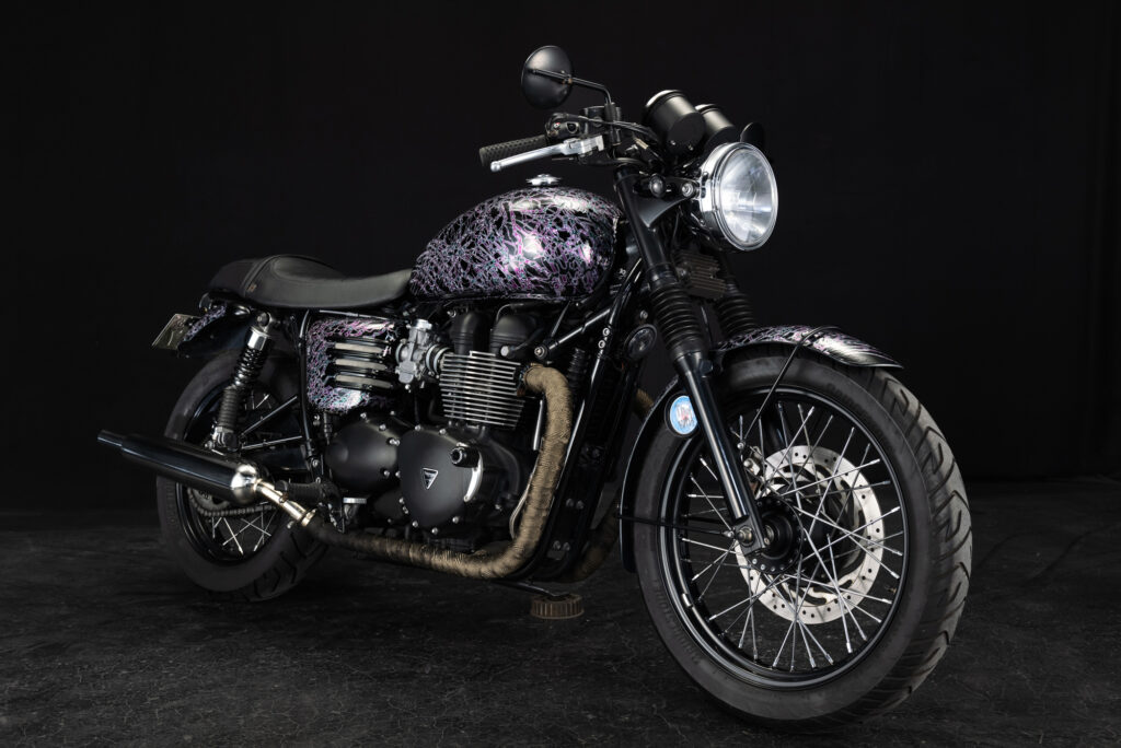 UNDULATION TRIUMPH : BONNEVILLE T100