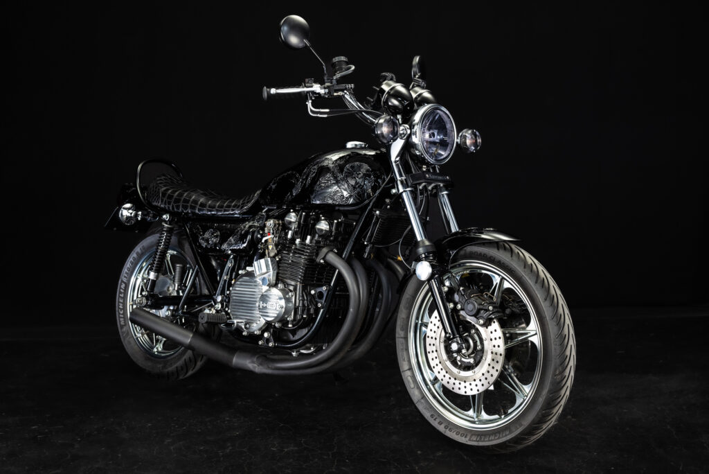 UNDULATION : 1975 KAWASAKI Z1 900